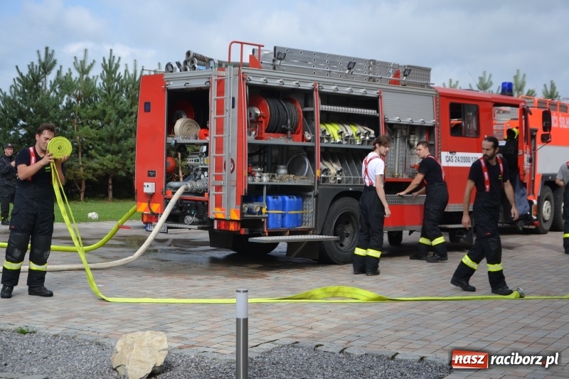 Zdjęcie w galerii na portalu naszraciborz.pl: Pożar w domu seniora! Polsko-czeskie ćwiczenia bojowe w Zabełkowie FOTO i WIDEO wiadomości z regionu