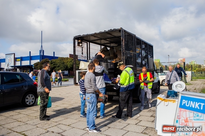 Zdjęcie w galerii na portalu naszraciborz.pl: Zbiórka elektrośmieci w Raciborzu wiadomości z regionu