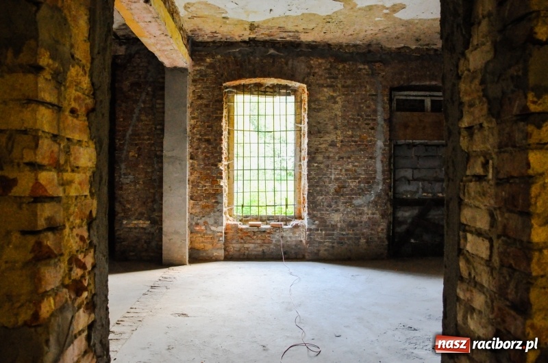 Zdjęcie w galerii na portalu naszraciborz.pl: Pałac w Rzuchowie wstaje z ruin. Tak dziś wyglądają jego wnętrza  wiadomości z regionu