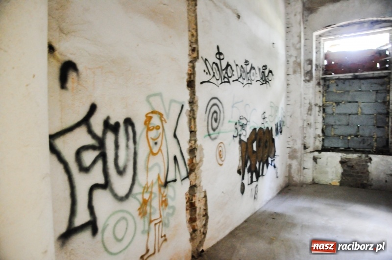 Zdjęcie w galerii na portalu naszraciborz.pl: Pałac w Rzuchowie wstaje z ruin. Tak dziś wyglądają jego wnętrza  wiadomości z regionu