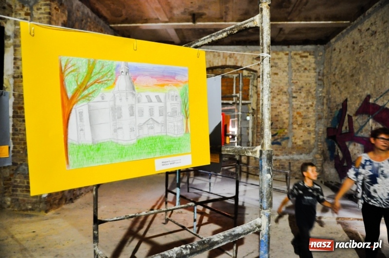 Zdjęcie w galerii na portalu naszraciborz.pl: Pałac w Rzuchowie wstaje z ruin. Tak dziś wyglądają jego wnętrza  wiadomości z regionu