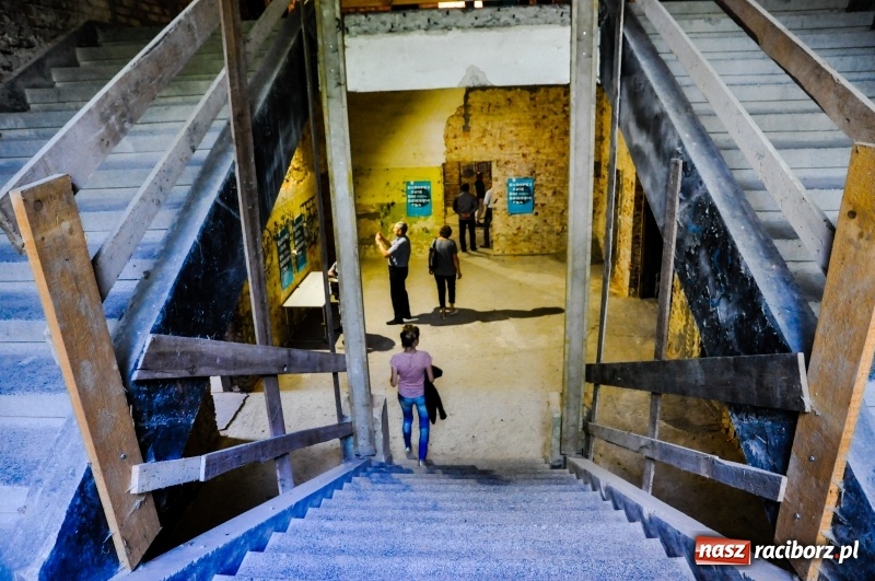 Zdjęcie w galerii na portalu naszraciborz.pl: Pałac w Rzuchowie wstaje z ruin. Tak dziś wyglądają jego wnętrza  wiadomości z regionu