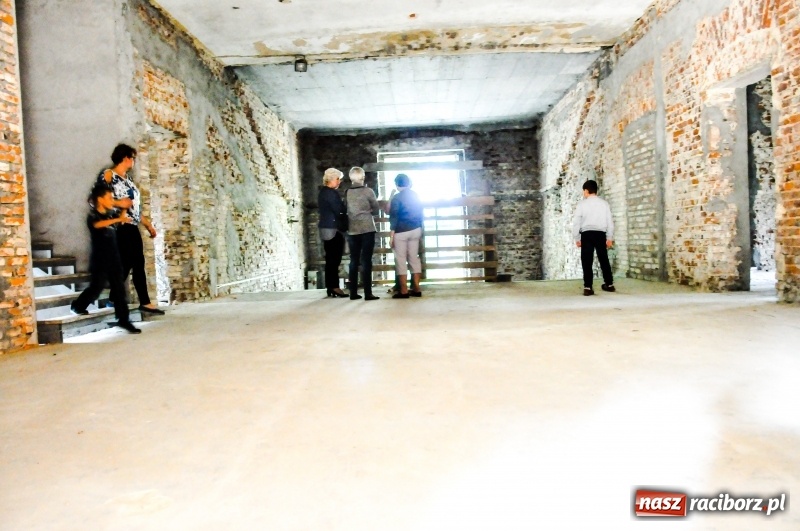 Zdjęcie w galerii na portalu naszraciborz.pl: Pałac w Rzuchowie wstaje z ruin. Tak dziś wyglądają jego wnętrza  wiadomości z regionu