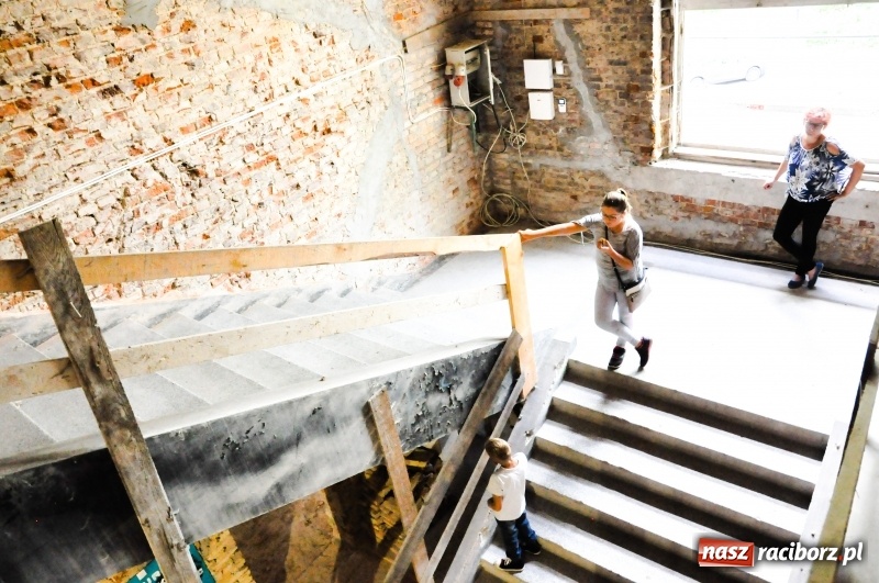 Zdjęcie w galerii na portalu naszraciborz.pl: Pałac w Rzuchowie wstaje z ruin. Tak dziś wyglądają jego wnętrza  wiadomości z regionu