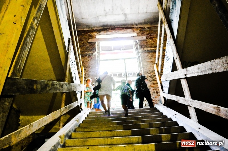 Zdjęcie w galerii na portalu naszraciborz.pl: Pałac w Rzuchowie wstaje z ruin. Tak dziś wyglądają jego wnętrza  wiadomości z regionu