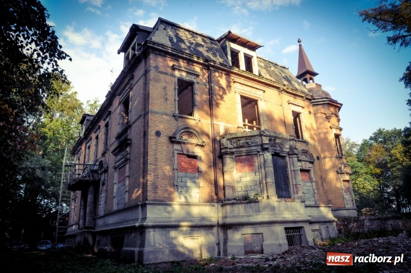 Zdjęcie w galerii na portalu naszraciborz.pl: Pałac w Rzuchowie wstaje z ruin. Tak dziś wyglądają jego wnętrza  wiadomości z regionu