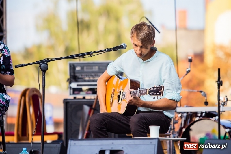 Zdjęcie w galerii na portalu naszraciborz.pl: XXVII Festiwal Spotkałem Pana. DZIEŃ PIERWSZY  wiadomości z regionu