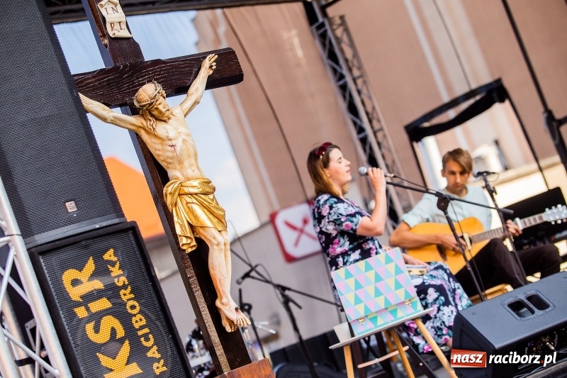 Zdjęcie w galerii na portalu naszraciborz.pl: XXVII Festiwal Spotkałem Pana. DZIEŃ PIERWSZY  wiadomości z regionu