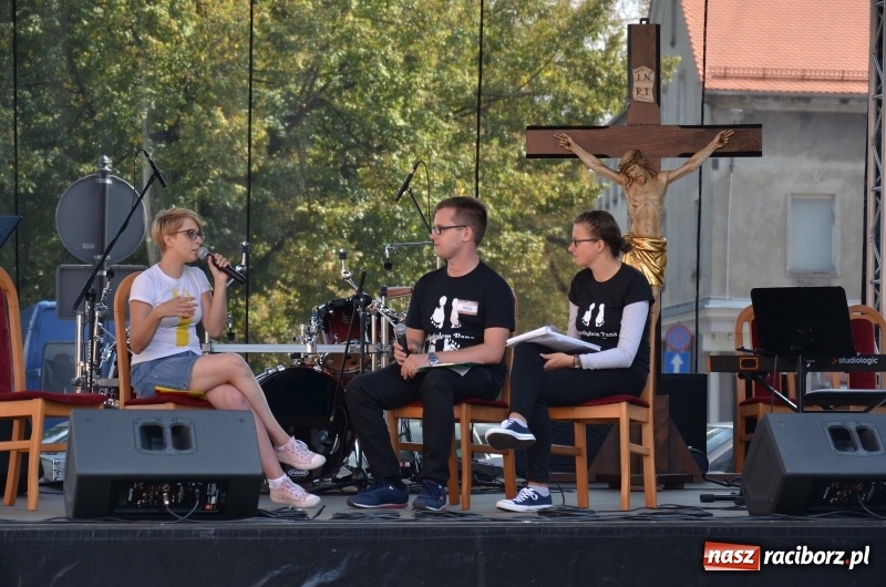 Zdjęcie w galerii na portalu naszraciborz.pl: XXVII Festiwal Spotkałem Pana. DZIEŃ PIERWSZY  wiadomości z regionu