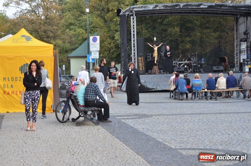 Zdjęcie w galerii na portalu naszraciborz.pl: XXVII Festiwal Spotkałem Pana. DZIEŃ PIERWSZY  wiadomości z regionu