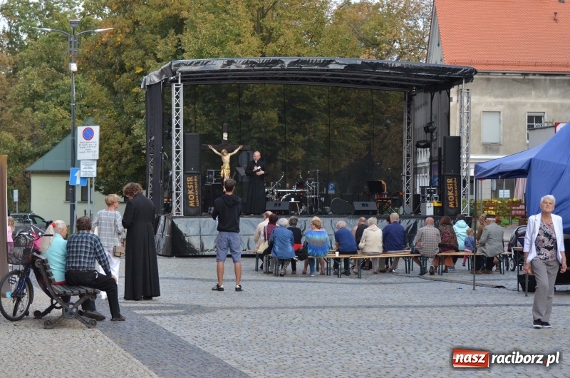 Zdjęcie w galerii na portalu naszraciborz.pl: XXVII Festiwal Spotkałem Pana. DZIEŃ PIERWSZY  wiadomości z regionu