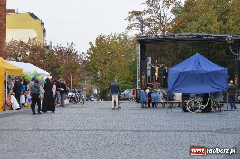 Zdjęcie w galerii na portalu naszraciborz.pl: XXVII Festiwal Spotkałem Pana. DZIEŃ PIERWSZY  wiadomości z regionu