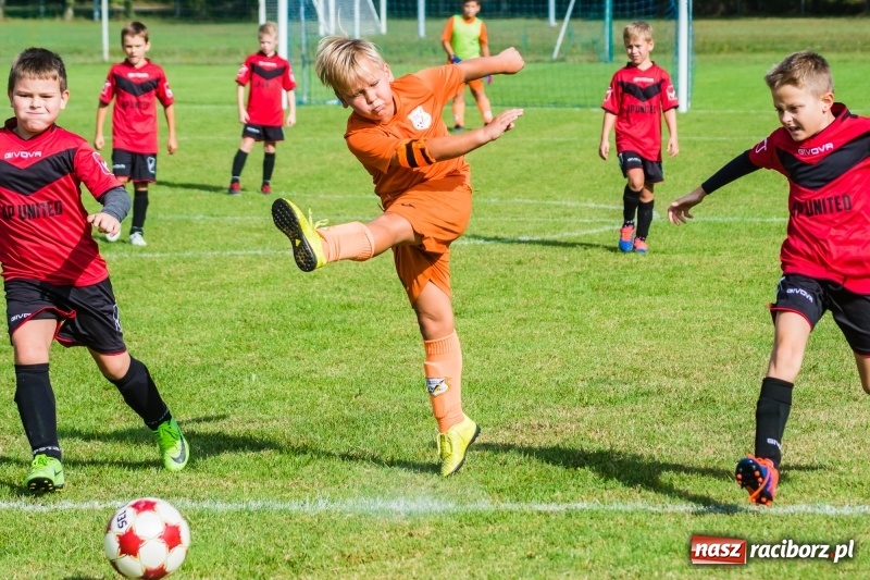 Zdjęcie w galerii na portalu naszraciborz.pl: Orliki młodsze: Mendel goli w starciu Rafako z AP United Rydułtowy wiadomości z regionu