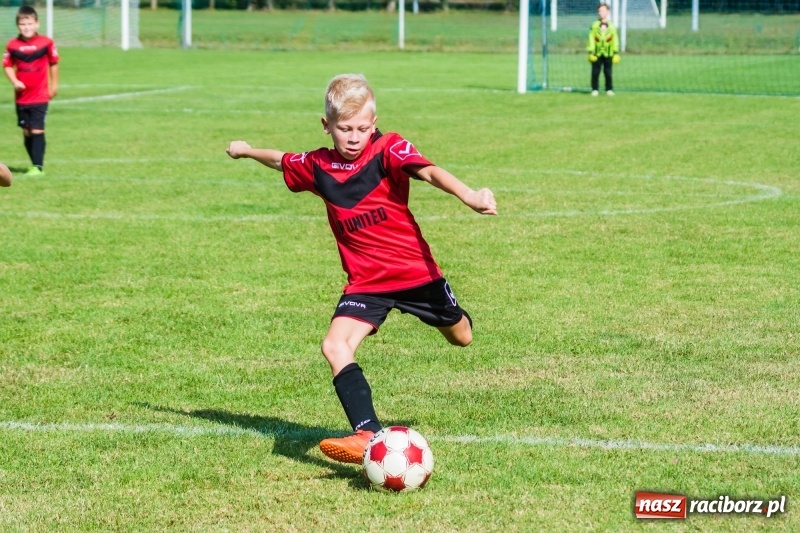 Zdjęcie w galerii na portalu naszraciborz.pl: Orliki młodsze: Mendel goli w starciu Rafako z AP United Rydułtowy wiadomości z regionu