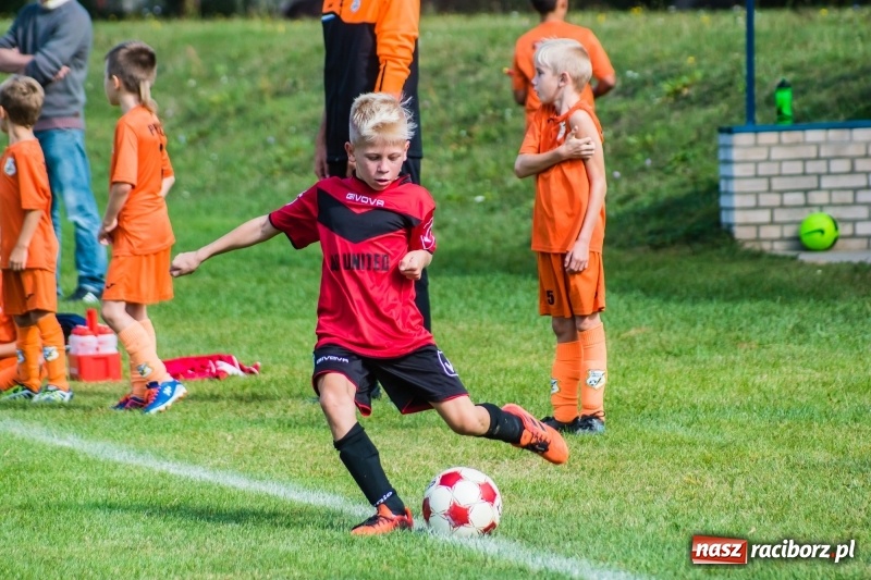 Zdjęcie w galerii na portalu naszraciborz.pl: Orliki młodsze: Mendel goli w starciu Rafako z AP United Rydułtowy wiadomości z regionu