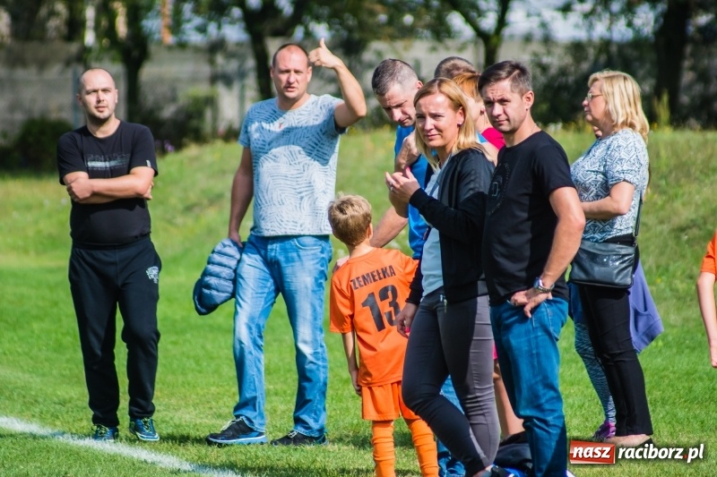 Zdjęcie w galerii na portalu naszraciborz.pl: Orliki młodsze: Mendel goli w starciu Rafako z AP United Rydułtowy wiadomości z regionu