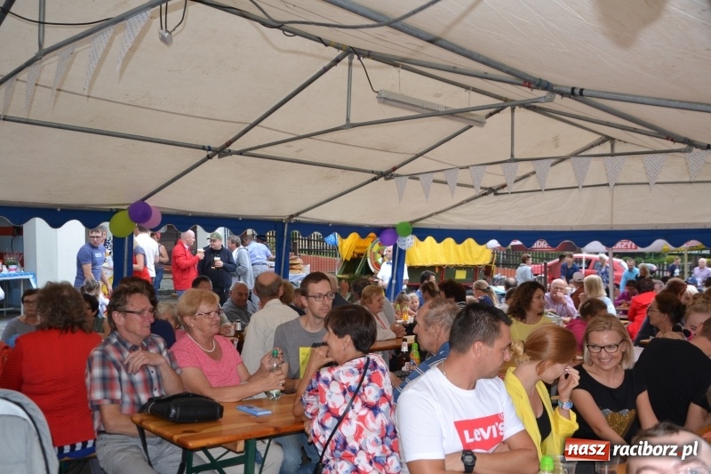 Zdjęcie w galerii na portalu naszraciborz.pl: Rokendrolowy Kartoffelfest w Bolesławiu  wiadomości z regionu