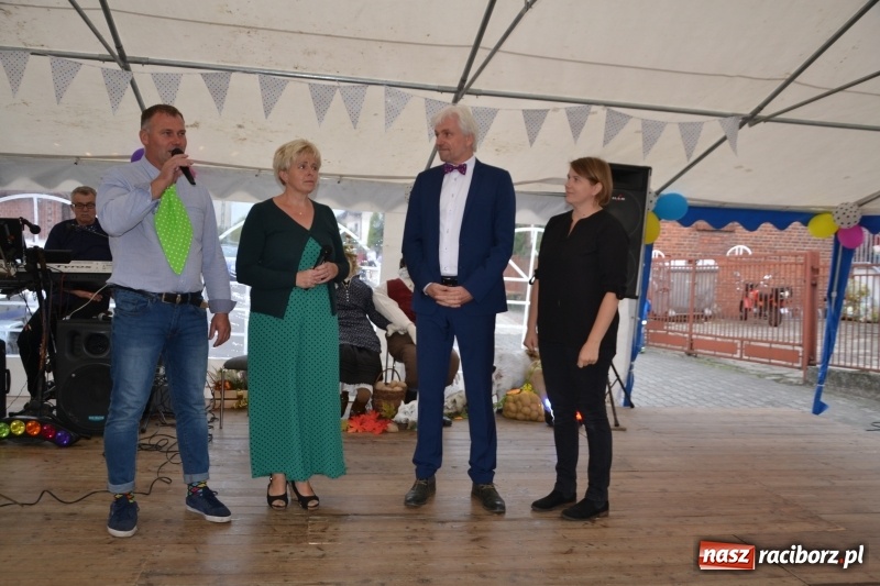 Zdjęcie w galerii na portalu naszraciborz.pl: Rokendrolowy Kartoffelfest w Bolesławiu  wiadomości z regionu