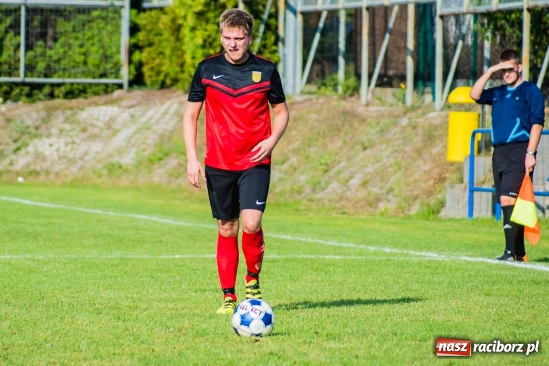 Zdjęcie w galerii na portalu naszraciborz.pl: Najlepsza defensywa nie dała rady. Odra Nieboczowy z kompletem punktów w Markowicach wiadomości z regionu