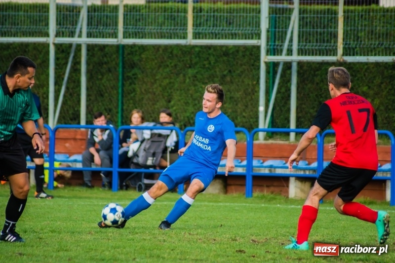 Zdjęcie w galerii na portalu naszraciborz.pl: Najlepsza defensywa nie dała rady. Odra Nieboczowy z kompletem punktów w Markowicach wiadomości z regionu