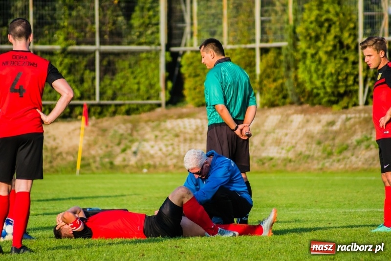 Zdjęcie w galerii na portalu naszraciborz.pl: Najlepsza defensywa nie dała rady. Odra Nieboczowy z kompletem punktów w Markowicach wiadomości z regionu