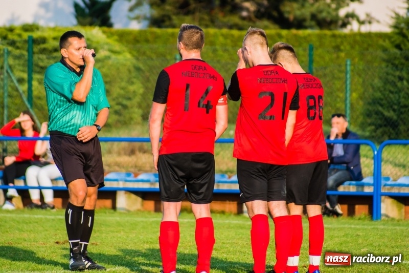 Zdjęcie w galerii na portalu naszraciborz.pl: Najlepsza defensywa nie dała rady. Odra Nieboczowy z kompletem punktów w Markowicach wiadomości z regionu