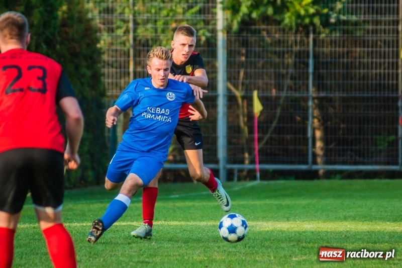 Zdjęcie w galerii na portalu naszraciborz.pl: Najlepsza defensywa nie dała rady. Odra Nieboczowy z kompletem punktów w Markowicach wiadomości z regionu