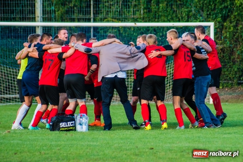 Zdjęcie w galerii na portalu naszraciborz.pl: Najlepsza defensywa nie dała rady. Odra Nieboczowy z kompletem punktów w Markowicach wiadomości z regionu