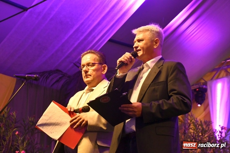 Zdjęcie w galerii na portalu naszraciborz.pl: Toby z Monachium porwał publiczność szymocickiego Oktoberfestu wiadomości z regionu