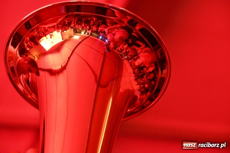 Zdjęcie w galerii na portalu naszraciborz.pl: Toby z Monachium porwał publiczność szymocickiego Oktoberfestu wiadomości z regionu