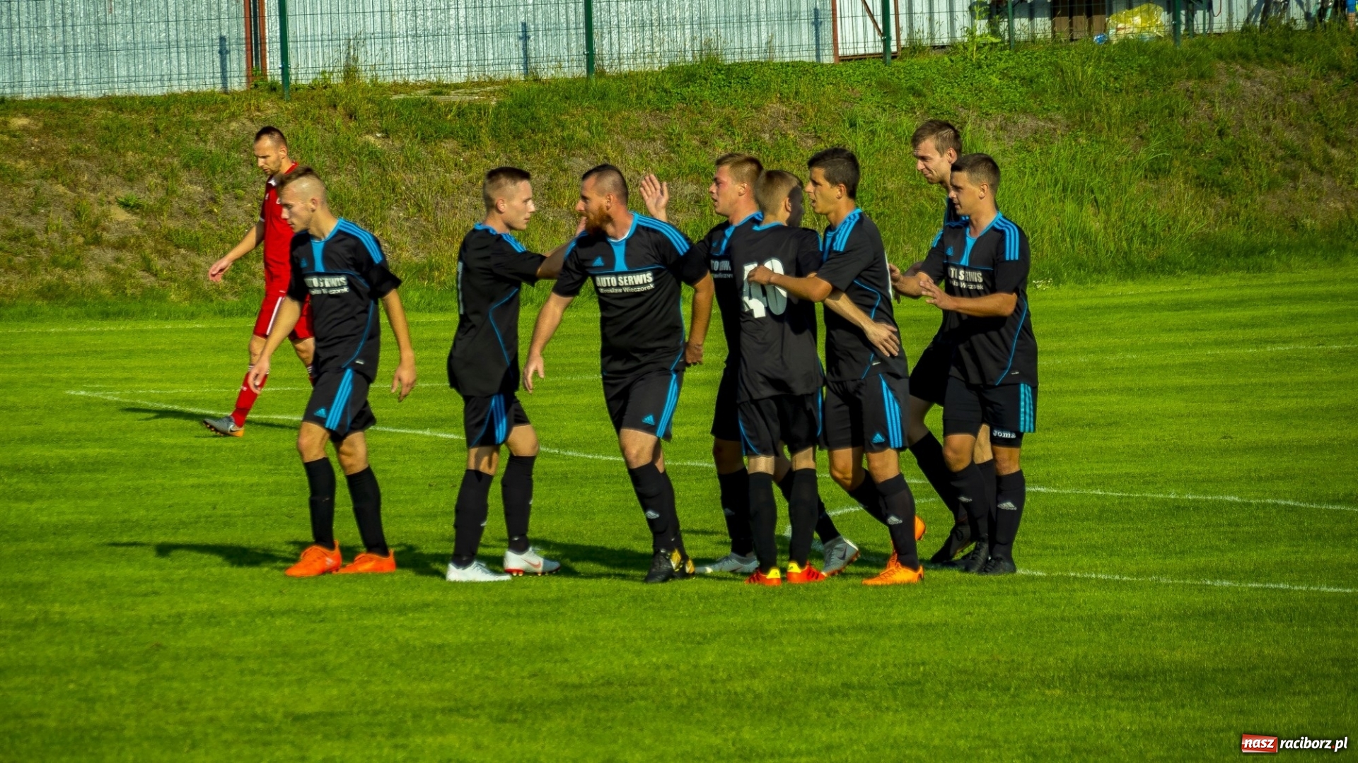 Zdjęcie w galerii na portalu naszraciborz.pl: Rollercoaster w Raszczycach. Kobyla z kompletem punktów wiadomości z regionu