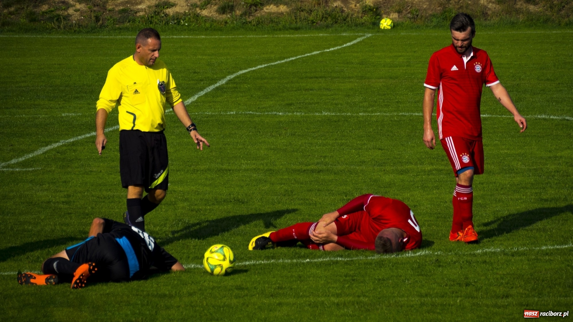 Zdjęcie w galerii na portalu naszraciborz.pl: Rollercoaster w Raszczycach. Kobyla z kompletem punktów wiadomości z regionu