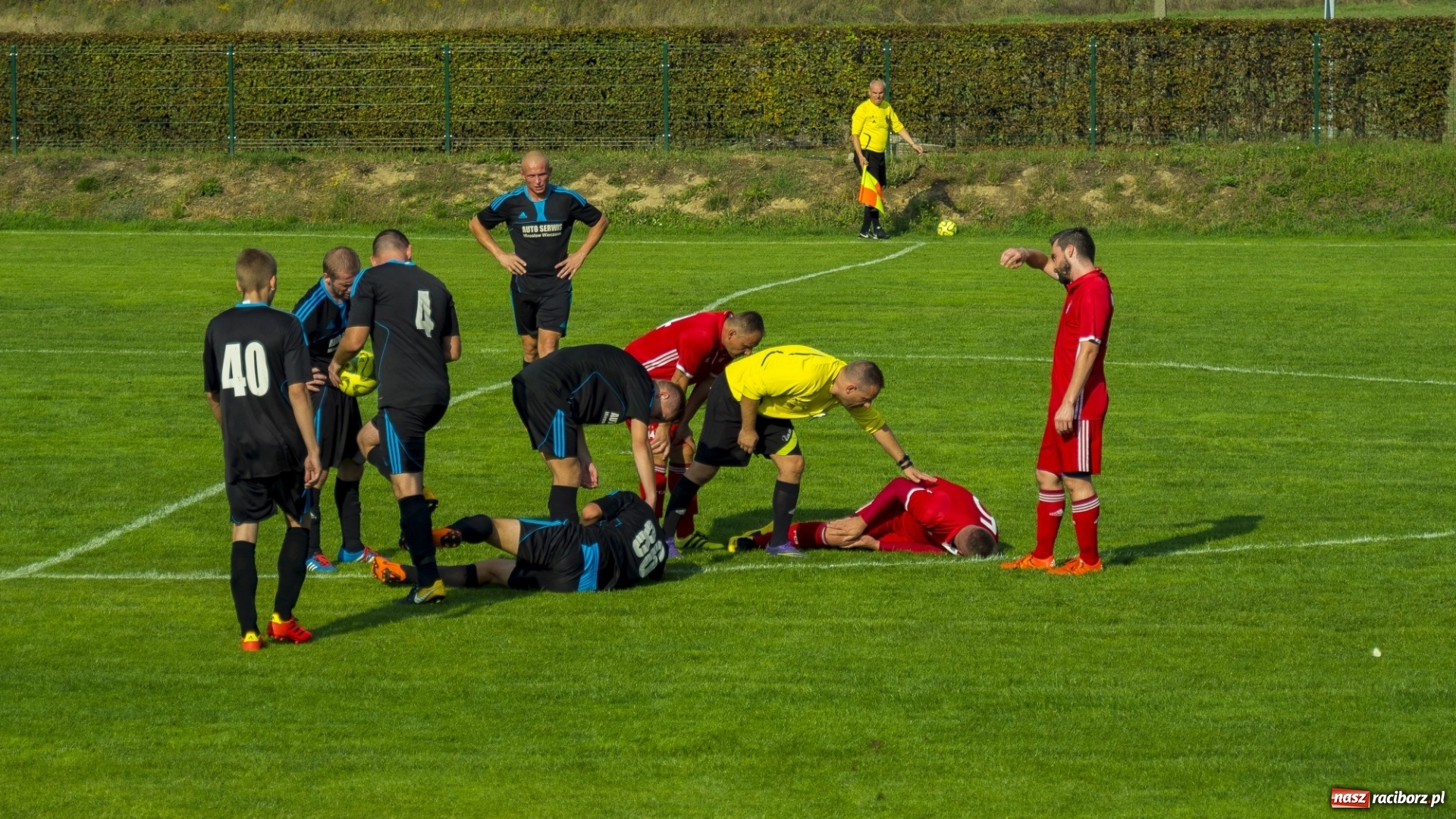 Zdjęcie w galerii na portalu naszraciborz.pl: Rollercoaster w Raszczycach. Kobyla z kompletem punktów wiadomości z regionu
