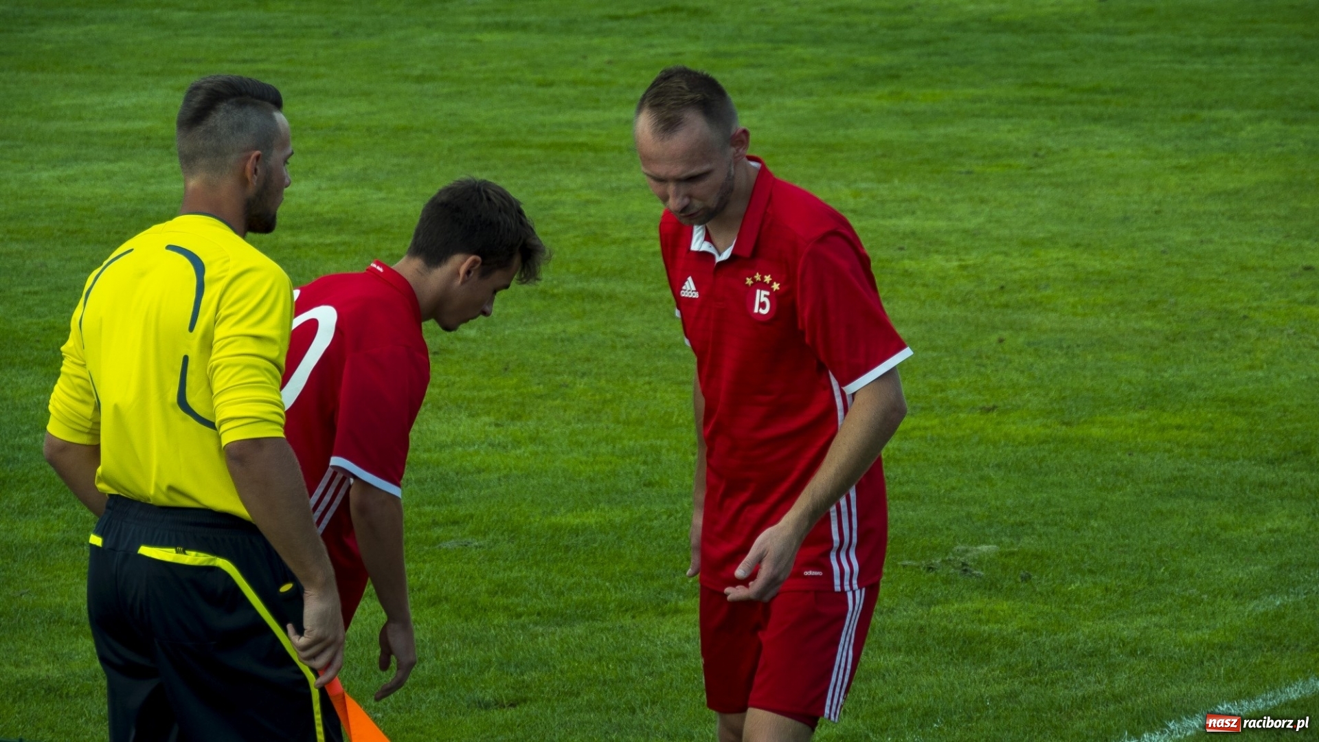 Zdjęcie w galerii na portalu naszraciborz.pl: Rollercoaster w Raszczycach. Kobyla z kompletem punktów wiadomości z regionu