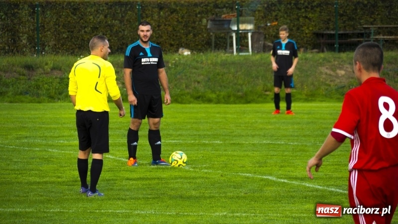 Zdjęcie w galerii na portalu naszraciborz.pl: Rollercoaster w Raszczycach. Kobyla z kompletem punktów wiadomości z regionu