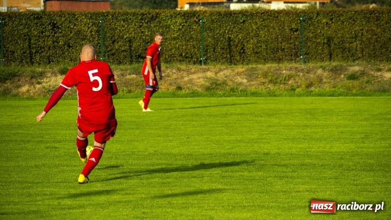Zdjęcie w galerii na portalu naszraciborz.pl: Rollercoaster w Raszczycach. Kobyla z kompletem punktów wiadomości z regionu