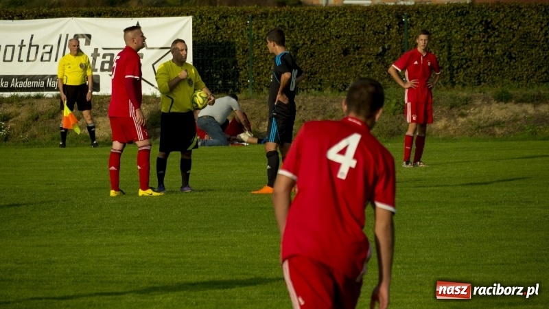 Zdjęcie w galerii na portalu naszraciborz.pl: Rollercoaster w Raszczycach. Kobyla z kompletem punktów wiadomości z regionu
