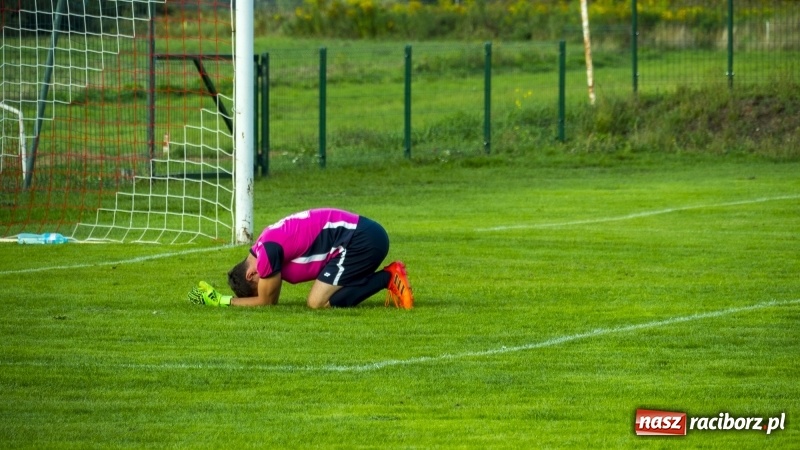 Zdjęcie w galerii na portalu naszraciborz.pl: Rollercoaster w Raszczycach. Kobyla z kompletem punktów wiadomości z regionu