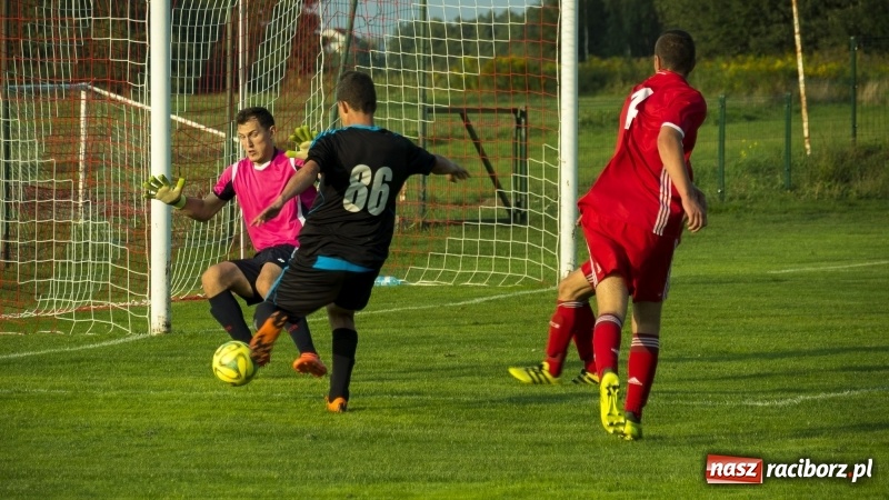 Zdjęcie w galerii na portalu naszraciborz.pl: Rollercoaster w Raszczycach. Kobyla z kompletem punktów wiadomości z regionu