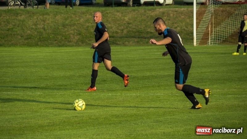 Zdjęcie w galerii na portalu naszraciborz.pl: Rollercoaster w Raszczycach. Kobyla z kompletem punktów wiadomości z regionu