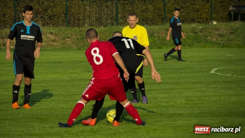 Zdjęcie w galerii na portalu naszraciborz.pl: Rollercoaster w Raszczycach. Kobyla z kompletem punktów wiadomości z regionu