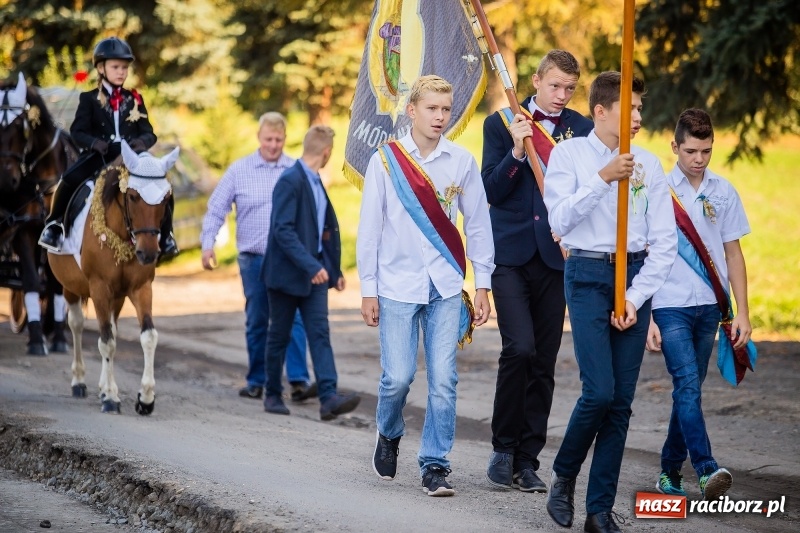 Zdjęcie w galerii na portalu naszraciborz.pl: Parafia Łubowice świętuje dożynki. Korowód ruszył z Grzegorzowic  wiadomości z regionu