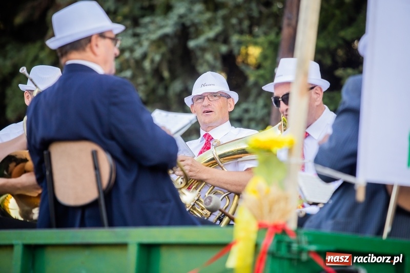 Zdjęcie w galerii na portalu naszraciborz.pl: Parafia Łubowice świętuje dożynki. Korowód ruszył z Grzegorzowic  wiadomości z regionu
