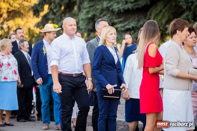 Zdjęcie w galerii na portalu naszraciborz.pl: Parafia Łubowice świętuje dożynki. Korowód ruszył z Grzegorzowic  wiadomości z regionu