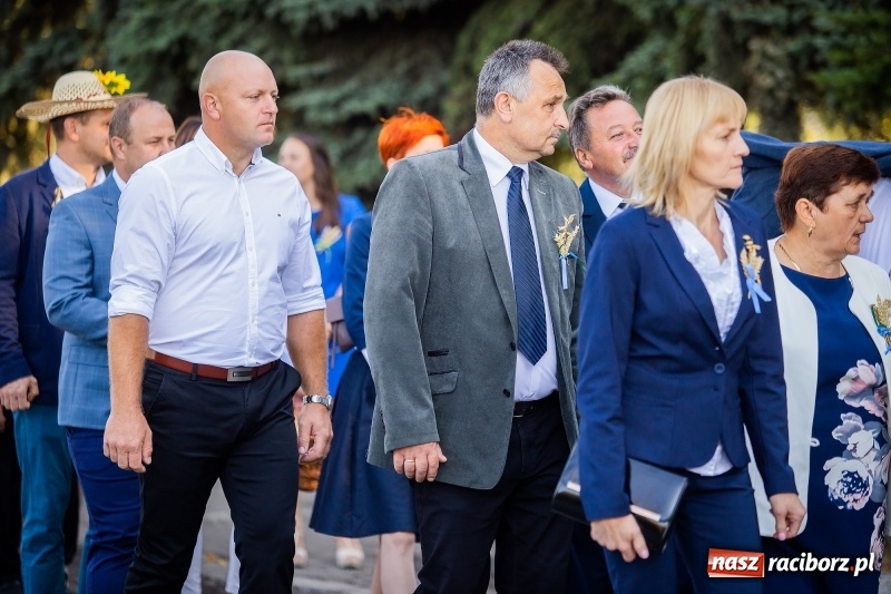 Zdjęcie w galerii na portalu naszraciborz.pl: Parafia Łubowice świętuje dożynki. Korowód ruszył z Grzegorzowic  wiadomości z regionu
