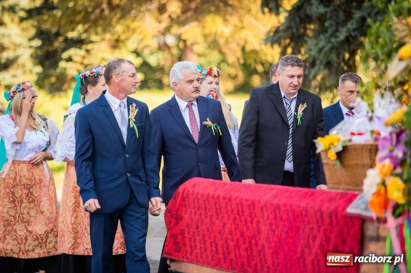 Zdjęcie w galerii na portalu naszraciborz.pl: Parafia Łubowice świętuje dożynki. Korowód ruszył z Grzegorzowic  wiadomości z regionu