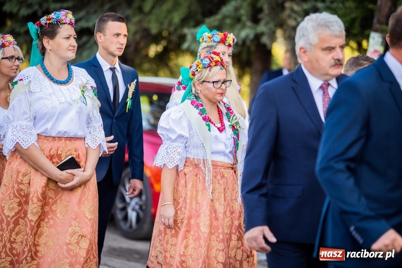 Zdjęcie w galerii na portalu naszraciborz.pl: Parafia Łubowice świętuje dożynki. Korowód ruszył z Grzegorzowic  wiadomości z regionu