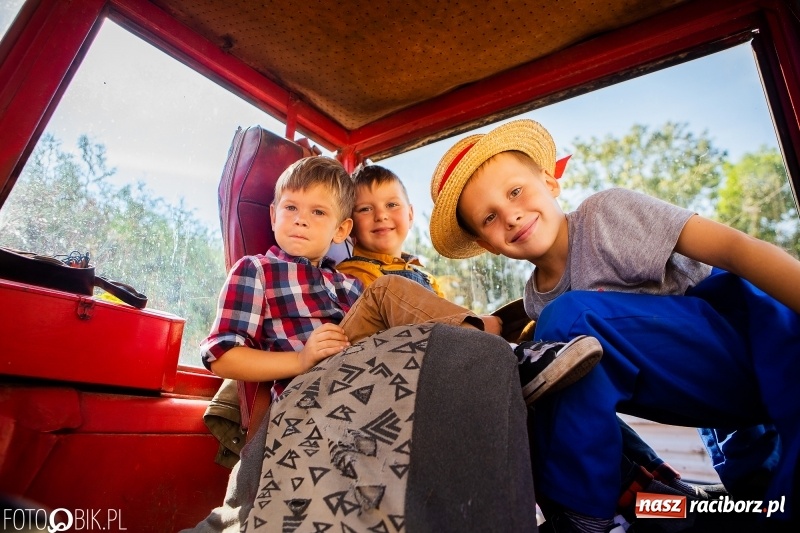 Zdjęcie w galerii na portalu naszraciborz.pl: Dożynki 2018. Dziś świętuje Racibórz. Barwny korowód od Sudoła do Studziennej WIDEO wiadomości z regionu