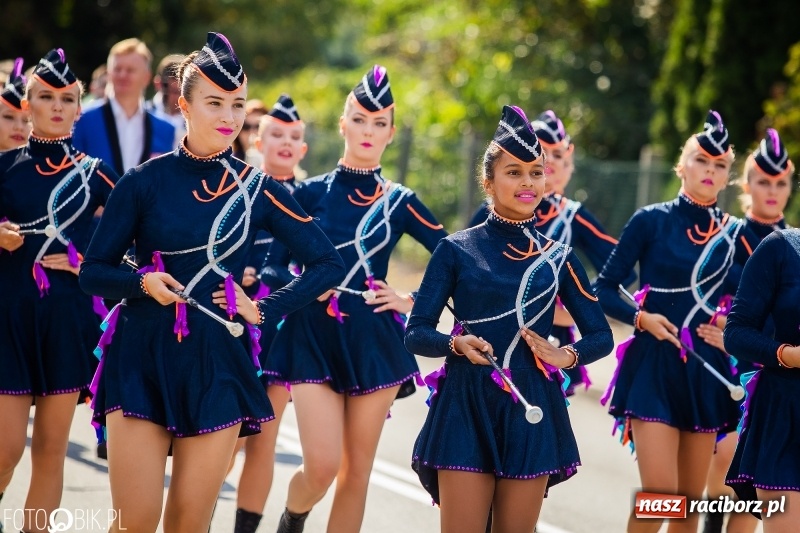 Zdjęcie w galerii na portalu naszraciborz.pl: Dożynki 2018. Dziś świętuje Racibórz. Barwny korowód od Sudoła do Studziennej WIDEO wiadomości z regionu