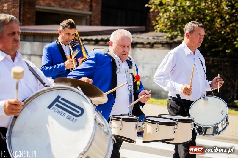 Zdjęcie w galerii na portalu naszraciborz.pl: Dożynki 2018. Dziś świętuje Racibórz. Barwny korowód od Sudoła do Studziennej WIDEO wiadomości z regionu